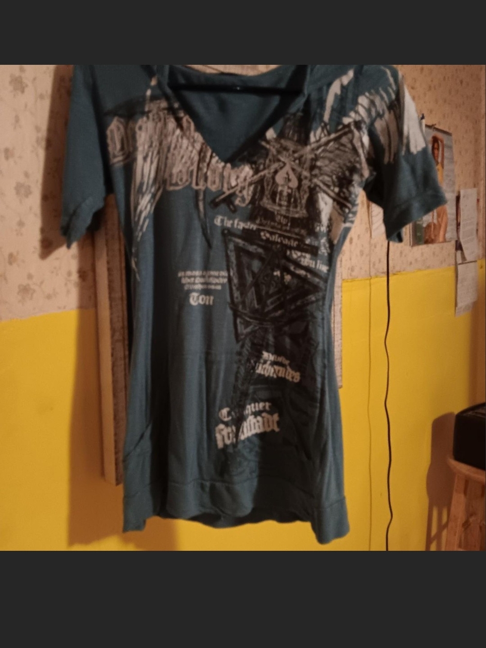 Salvage Teal Hooded Graphic V-Neck Tee. XS